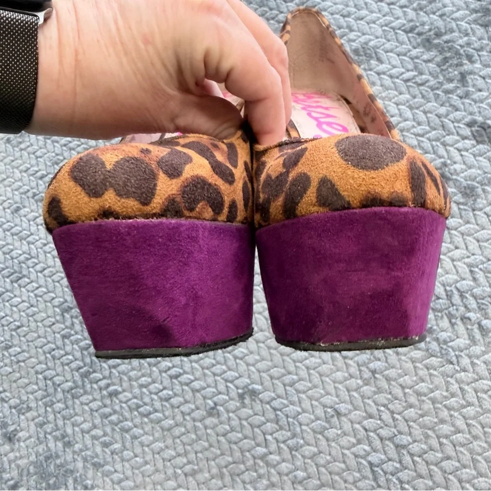 Betsy Johnson Gracie Leopard Purple Platform Faux Fur Pump size 6.5